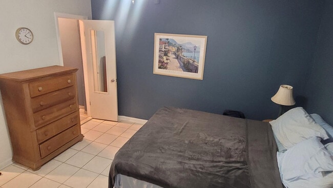 Photo - 324 Indiana St