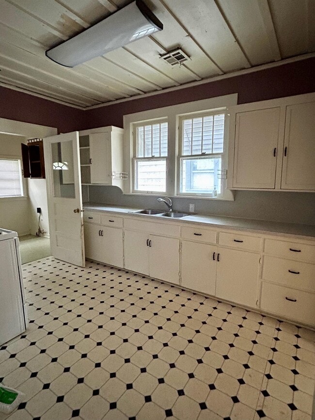 Photo - 2907 Arline Ave