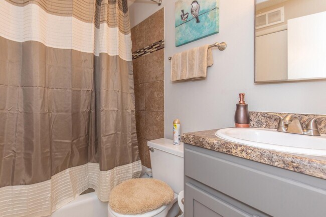 Photo - Red Top Apartments