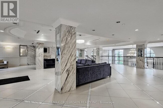 Photo - 99 S Town Centre Blvd