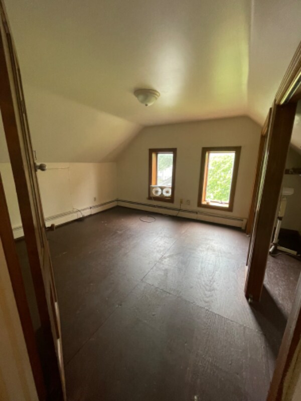 132 E King St Unit Rooms For Rent