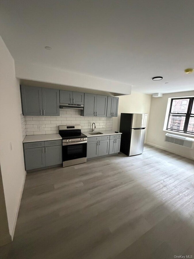 Photo - 2854 Webb Ave