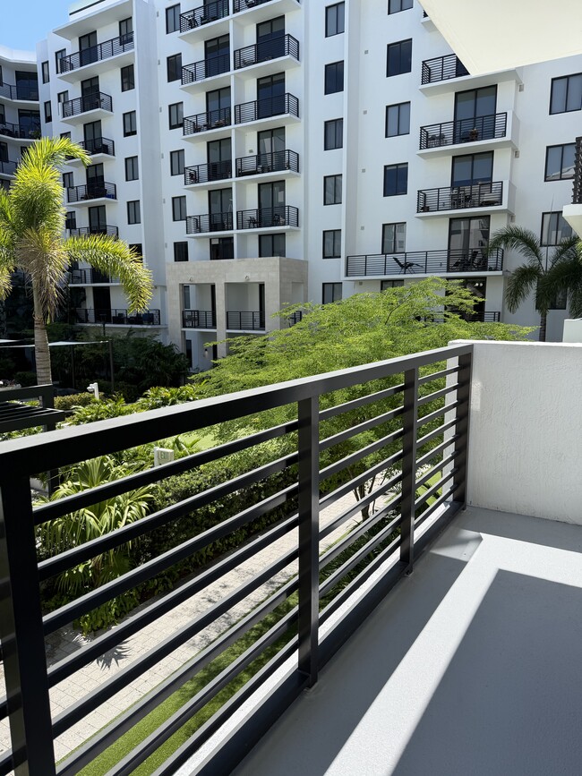 Photo - 11300 Biscayne Blvd Unidad 822