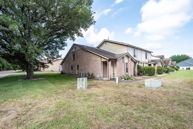 Building Photo - 2053 Country Village Blvd Unit A Rental