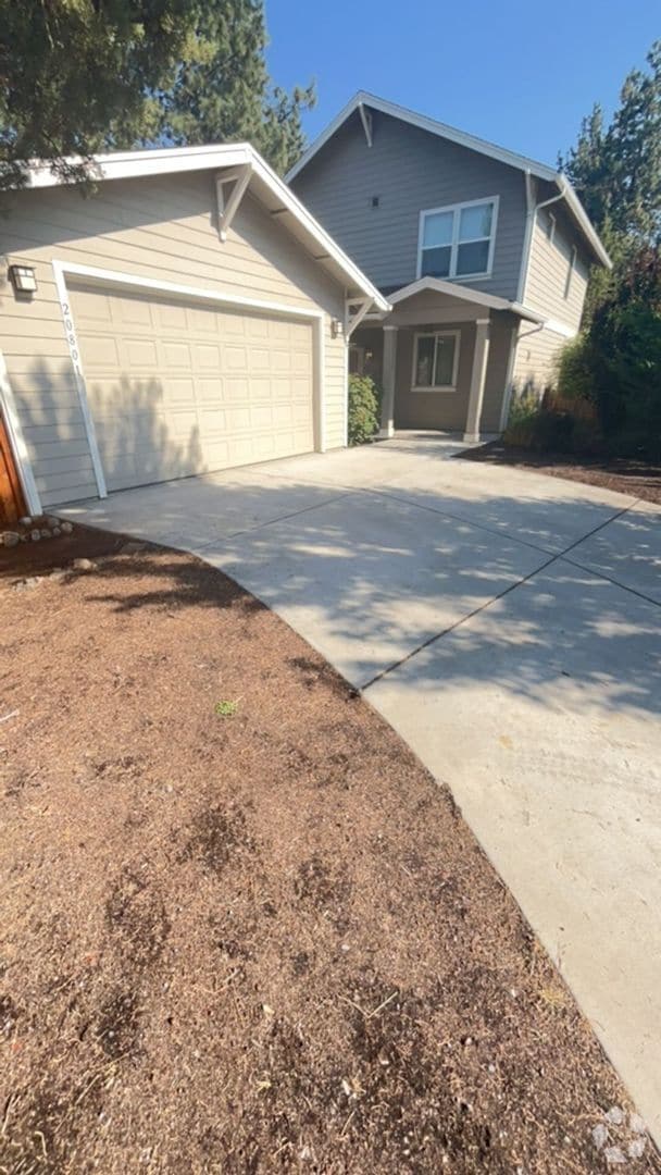 Building Photo - Cul De Sac Living with Huge Yard Rental