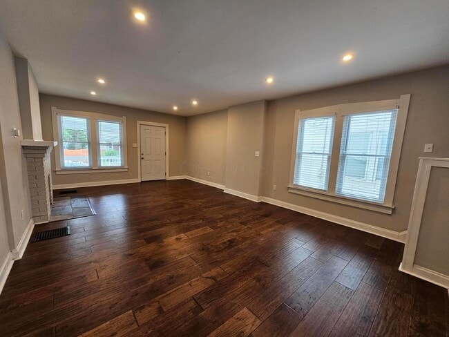 Photo - 1062 Scott St