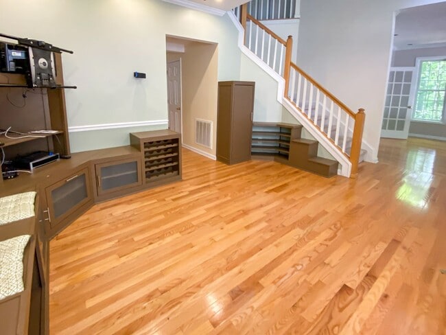 Photo - 61 Old Wilder Ln