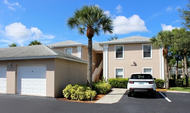 Building Photo - ANNUAL RENTAL - 3 BED / 2 BATH W/DETACHED ... Unit 8