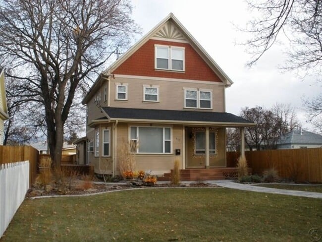 Building Photo - Stunning 4 bed, 3.75 bath Hamilton Home.