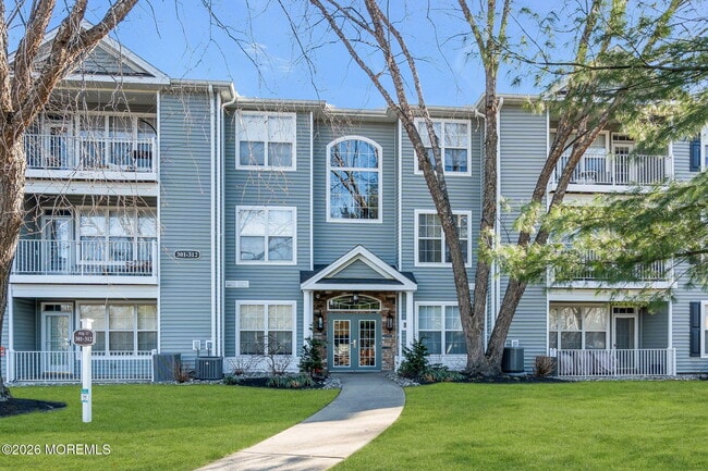 Building Photo - 301 St Andrews Pl