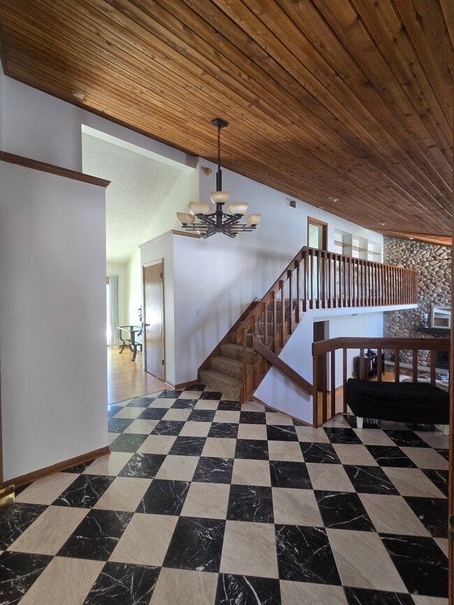 Photo - 8145 S White Oak Dr