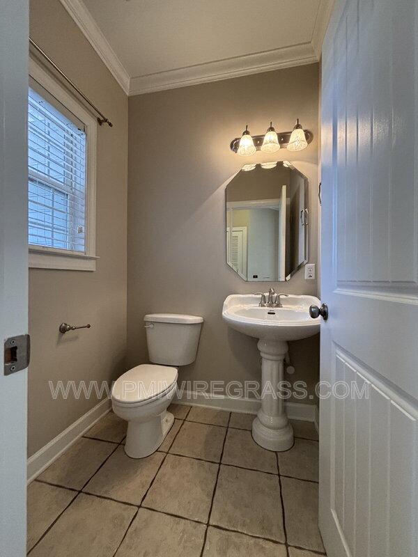 Photo - 229 Charleston Dr