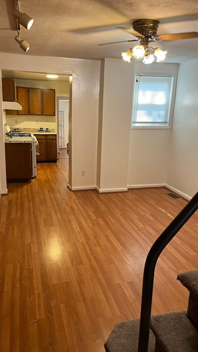 Photo - 14 Lower Oak St