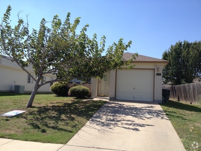 Building Photo - 1503 Grey Fox Trail Rental