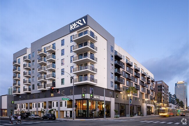 Building Photo - Resa Long Beach Rental
