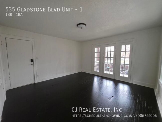 Photo - 535 Gladstone Blvd