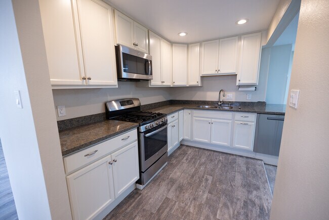 Photo - 3505 Idlewild Way