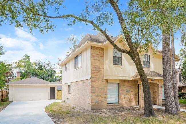 Photo - 8431 Pines Pl Dr