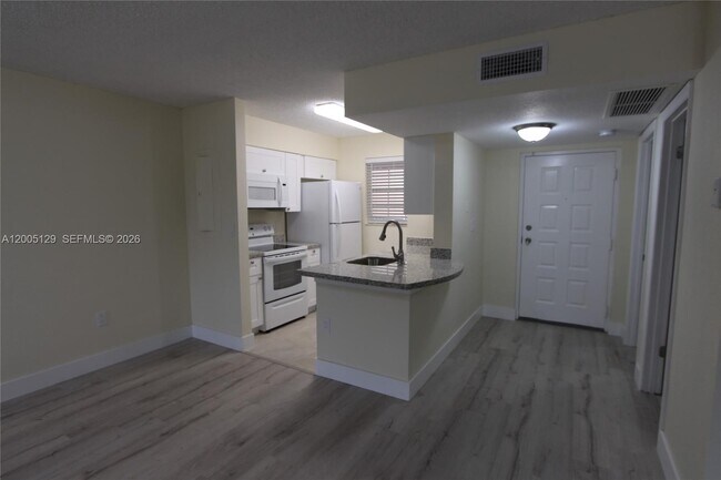Photo - 2890 N Oakland Forest Dr Unit 204