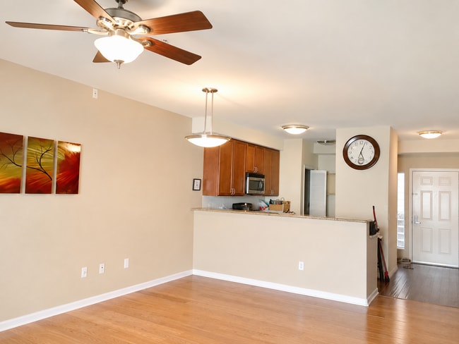 Building Photo - 2330 1st Ave Unit Bankers Hill Condo With Downtown Views