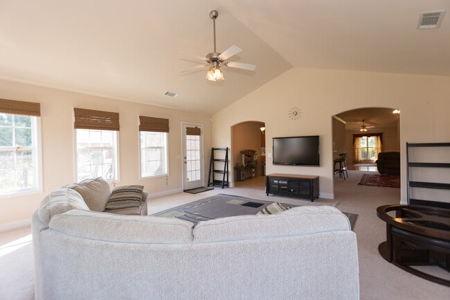 Photo - Spectacular 3 Bedroom 2 Bath House in Ocon...