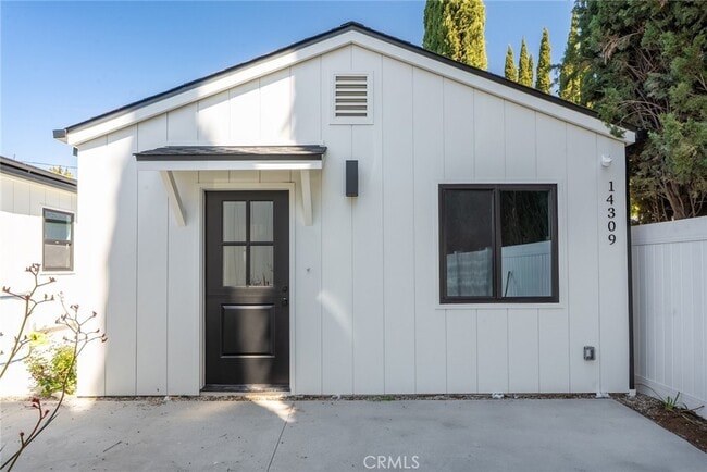 Building Photo - 14309 Califa St Unit 14309 Rental