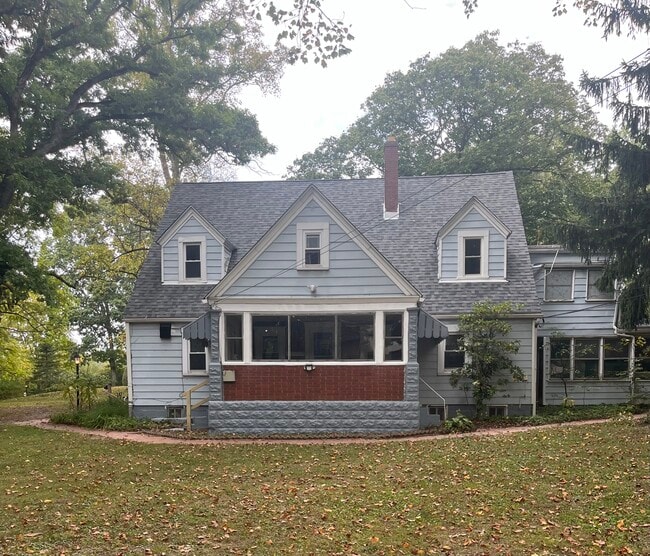 Photo - 485 Hillside Ave Unit APT A