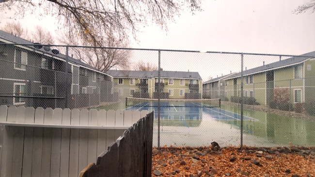 Photo - 4608 Neil Rd Unidad 4608 Neil Road # 15-263