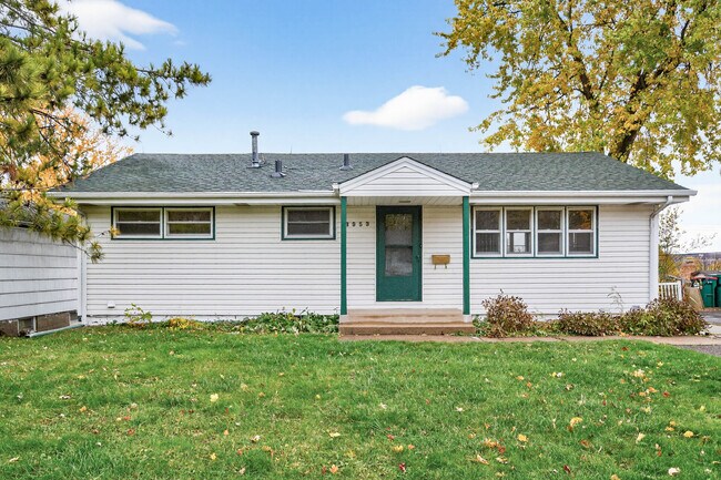 Photo - 3953 Arthur St NE