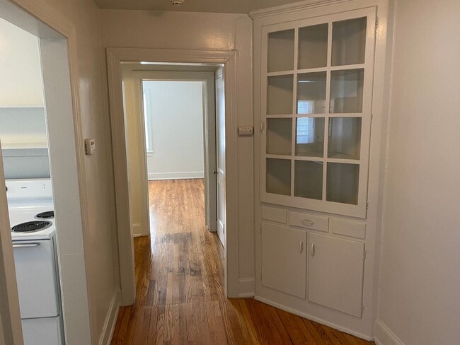 Photo - Adorable 1 Bedroom Duplex in Watts-Hillandale Unit A