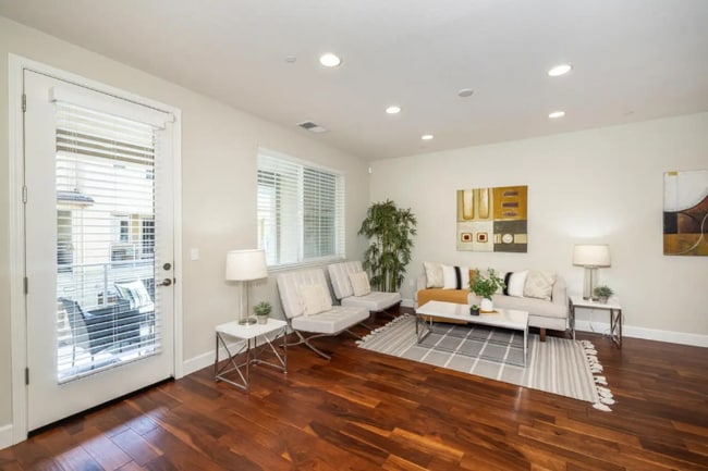 Photo - 827 Lotus Flower Loop