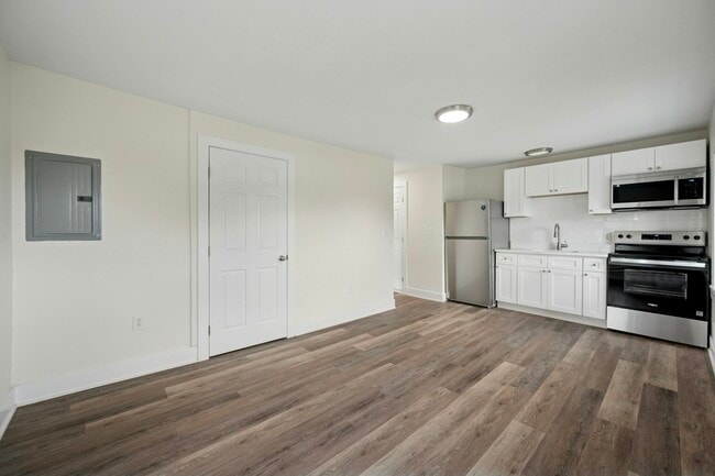 Photo - 109 W Queen Ln Unit 111 - 3F