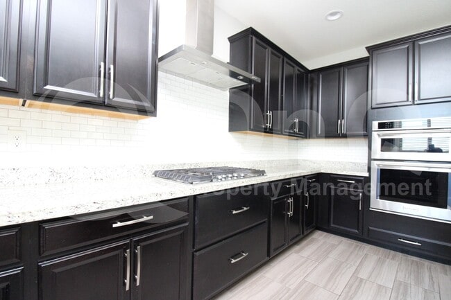 Building Photo - 2100 E Wisteria Dr