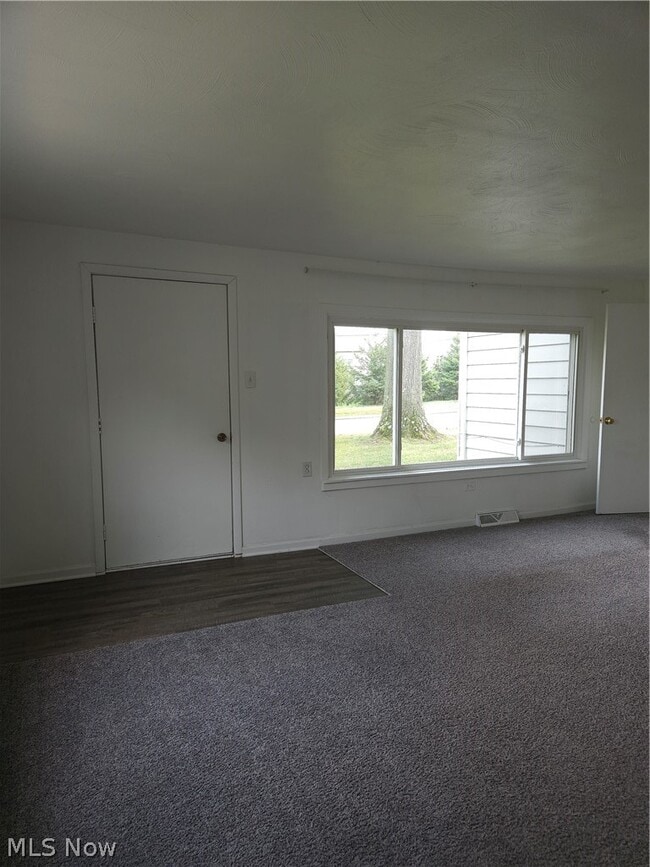Photo - 4660 Darrow Rd