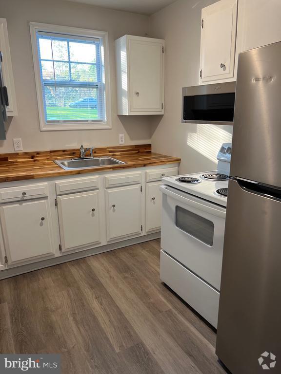 Building Photo - 132 Briarwood Cir Rental