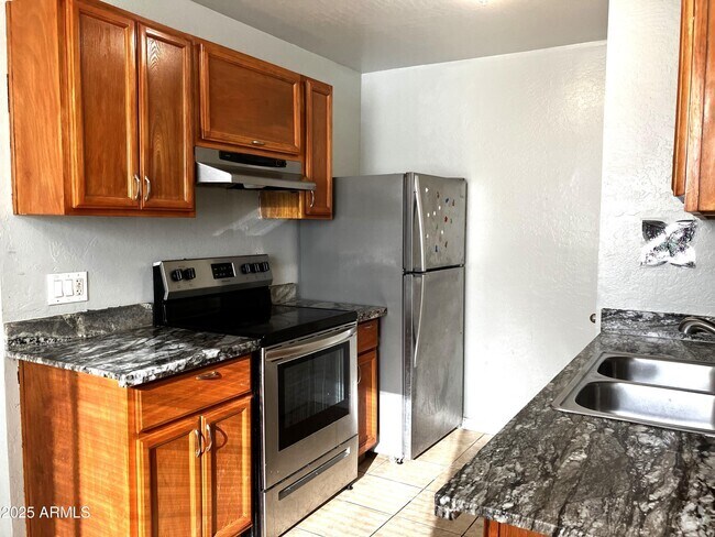Building Photo - 4121 E Moreland St Unit 4 Rental