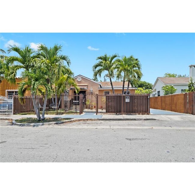 Photo - 47 NW 47th St