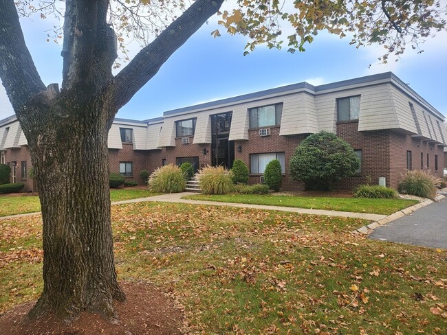 Photo - 1 Hallmark Gdns Unit 1