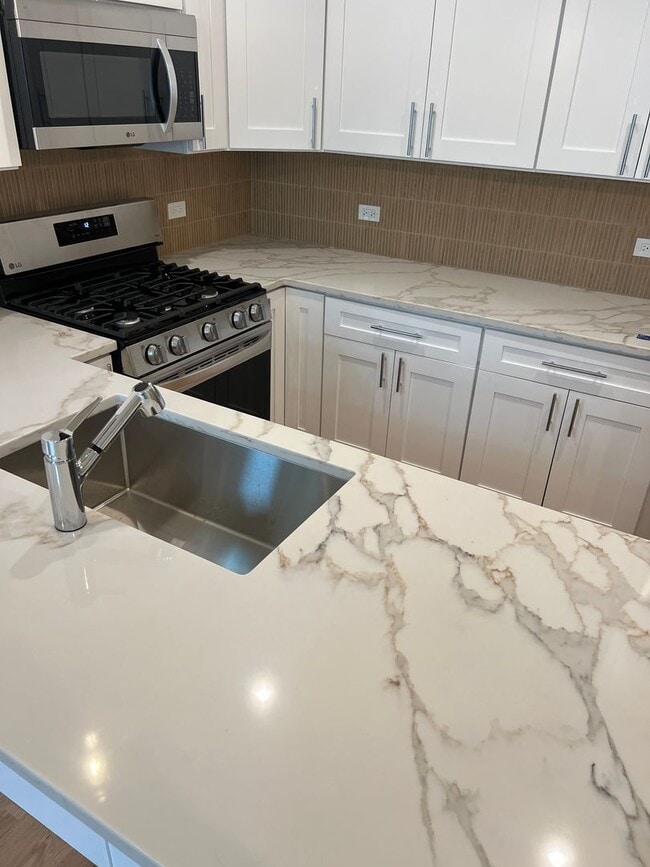 Photo - 4231 S Champlain Ave Unit 2