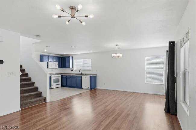 Photo - 541 Penzance Ct