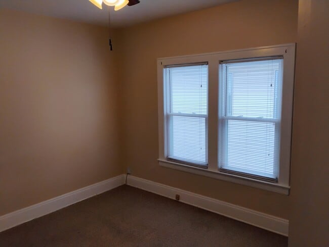 Photo - 2102 Chesterland Ave Unit 2