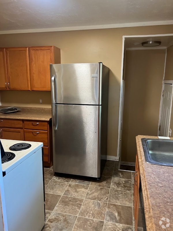 Building Photo - 1443 Thayer Dr Rental