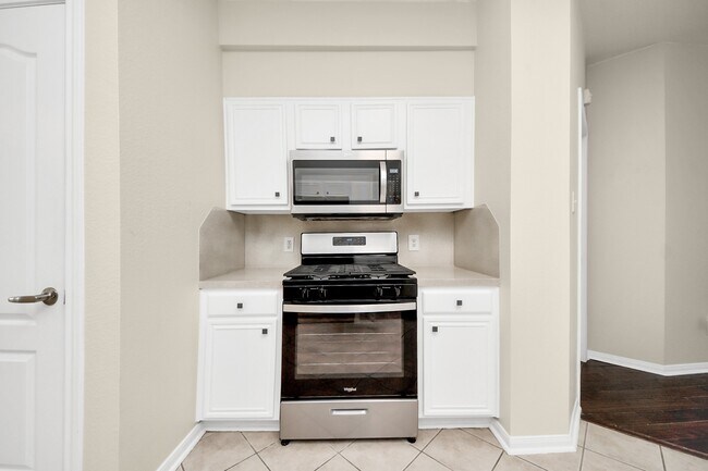Photo - 5114 Santrey Dr