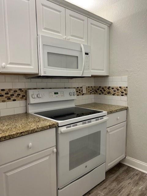 Photo - 2588 Riverside Dr Unit 2588