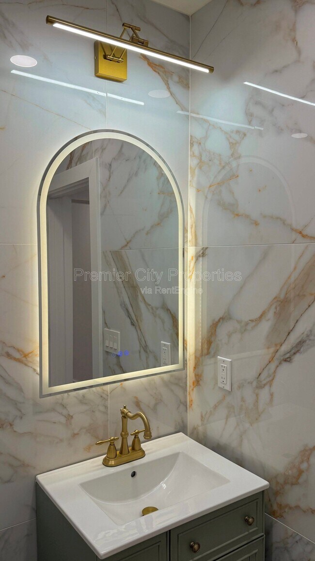 Photo - 240 Mcgregor Ave Unit 2