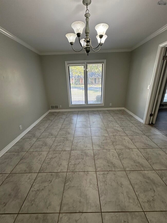 Photo - 2411 Clayton Ln