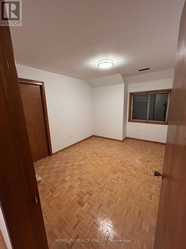 Photo - 1402 Kingston Rd Unité 2nd Flr