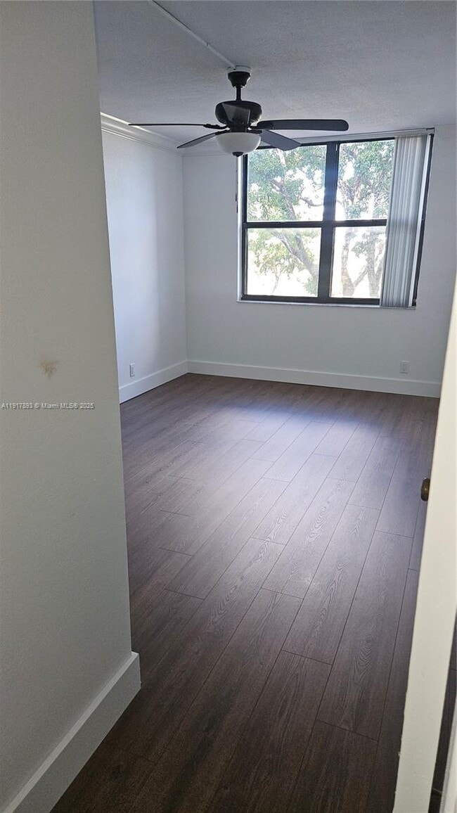 Photo - 105 Lake Emerald Dr Unit 311