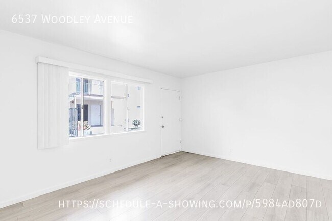 Photo - 6537 Woodley Ave