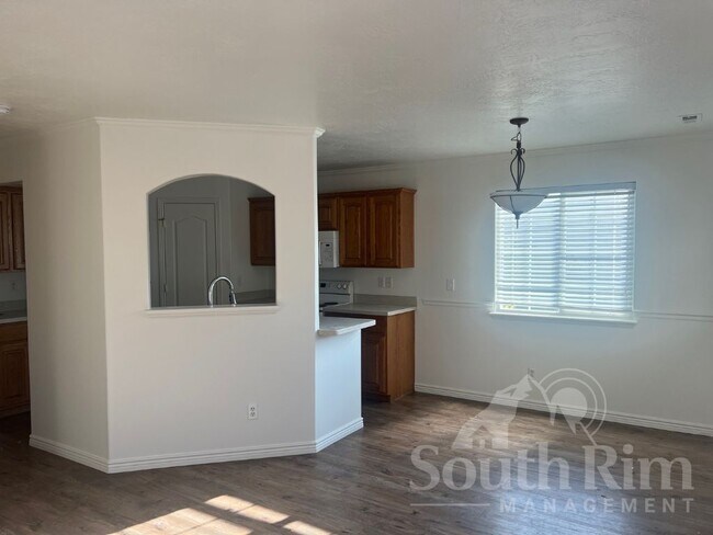 Photo - 806 Brookside Ct